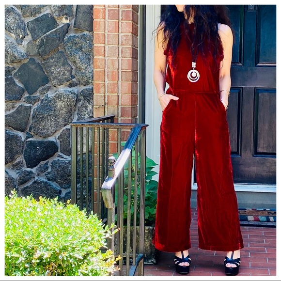 #06 ABSOLUTELY FABULOUS HALTER VELVET JUMPSUIT - Picture 2 of 11